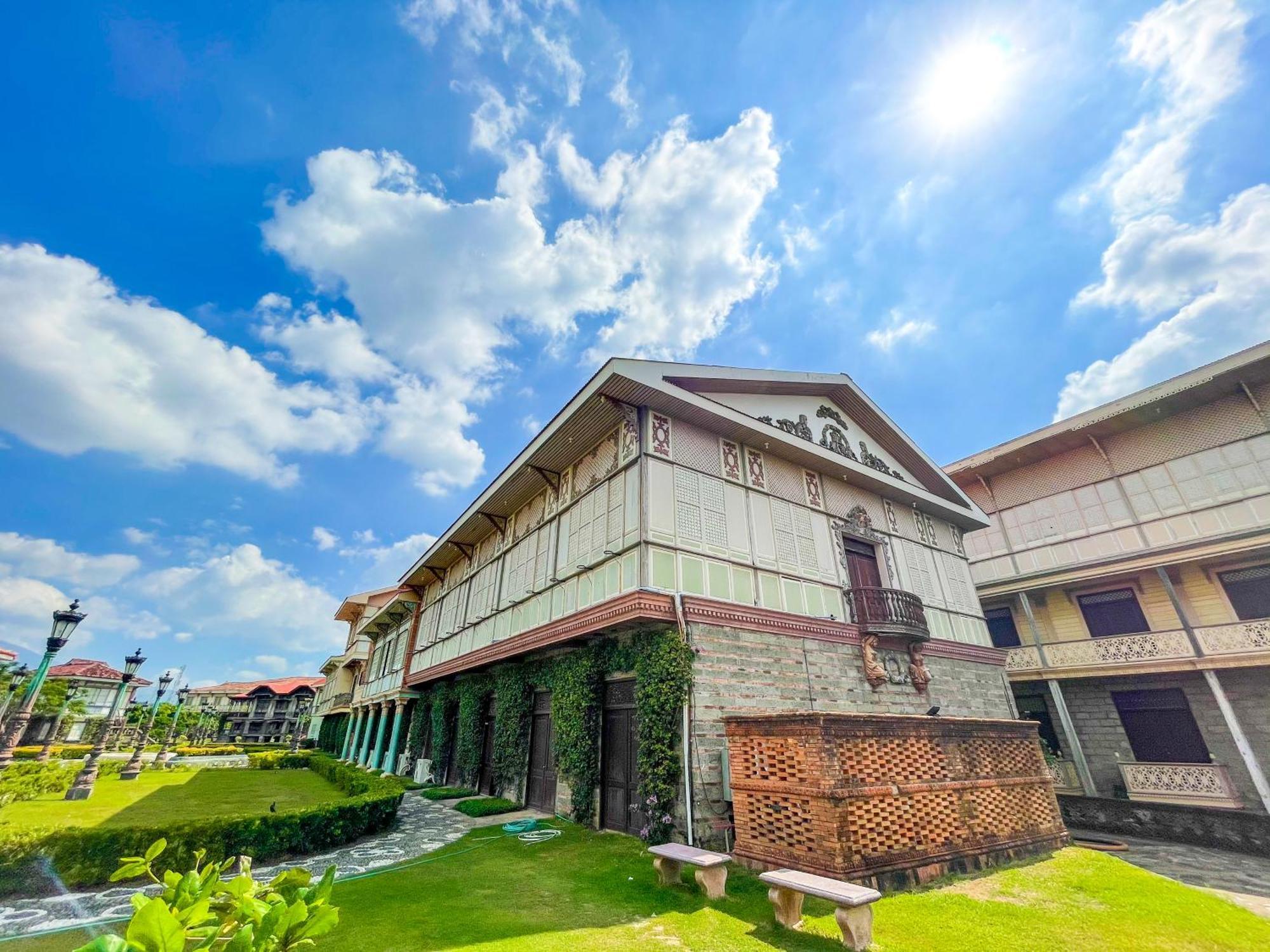 Las Casas Filipinas De Acuzar Bagac Exterior photo